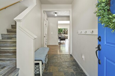 2220 NW Cedar Ave, Redmond, OR 97756 - photo 2