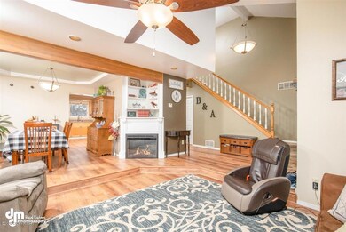 05-Living Room 20200221-DW-8700