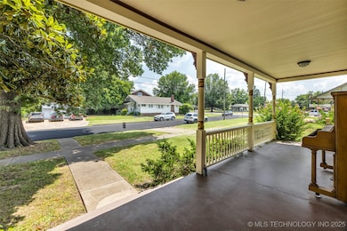 109 N 16th St, Muskogee, OK 74401 - photo 4