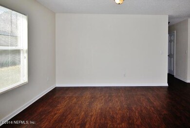 4372 Melissa Ct W, Jacksonville, FL 32210 - photo 3