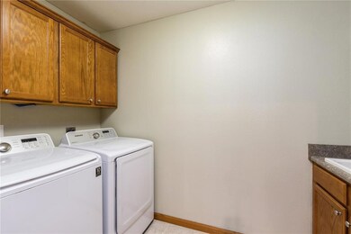 701 Rosedale Dr unit 17A, Center Point, IA 52213 - photo 7