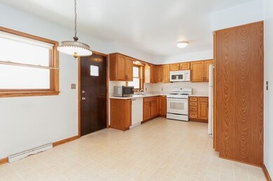 2021 W Glen Flora Ave, Waukegan, IL 60085 - photo 5
