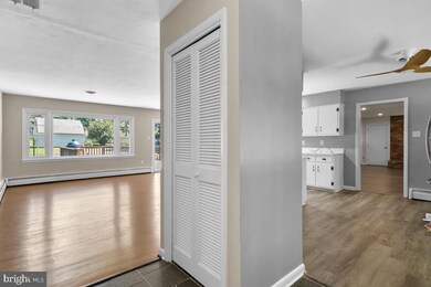 15601 Norman Dr, North Potomac, MD 20878 - photo 3