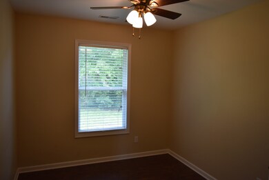 702 Vincent St, Manchester, TN 37355 - photo 4