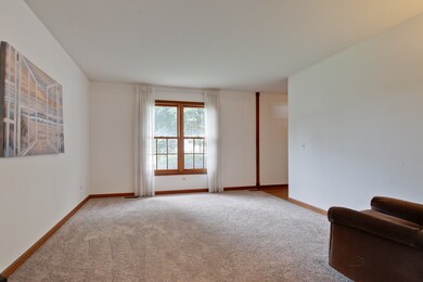 3414 Meadow Crest Cir, Gurnee, IL 60031 - photo 2