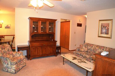 605 Cambridge Manor Dr, Schenectady, NY 12302 - photo 6