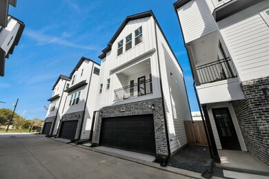 717 Marcella St unit E, Houston, TX 77091 - photo 2