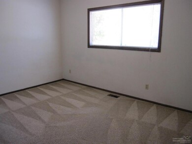 143 SE Piper Dr, Bend, OR 97702 - photo 6