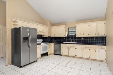 1006 Lost Meadow Dr, Donna, TX 78537 - photo 6