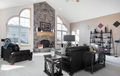 4869 Highwood Cir, Middleton, WI 53562 - photo 4