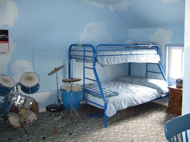 UPSTAIRS BEDROOM 2