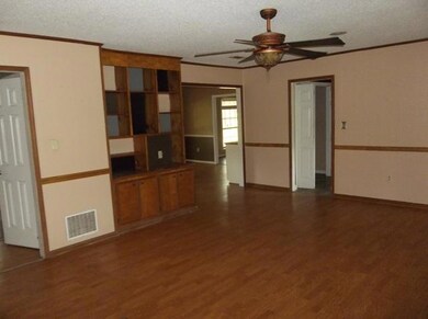 3811 N 7th Ave, Laurel, MS 39440 - photo 3