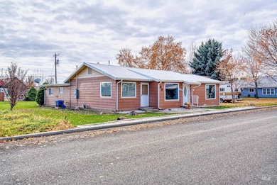 303 W 1st St N, Middleton, ID 83644 - photo 4