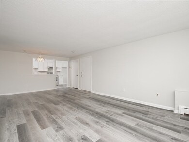 7 Hallmark Gardens unit 4, Burlington, MA 01803 - photo 7