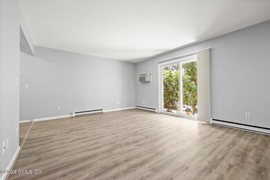 9 Weaver St Unit 4 Greenwich-large-005-0