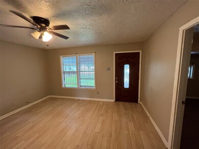 2905 Mooney Rd, Houston, TX 77093 - photo 4