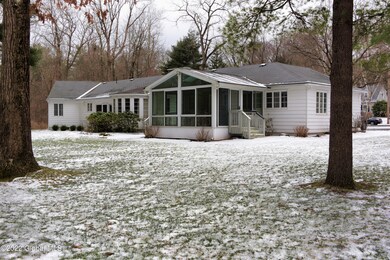 880 Morgan Ave