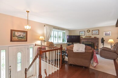 29 Sims St, Nashua, NH 03063 - photo 2