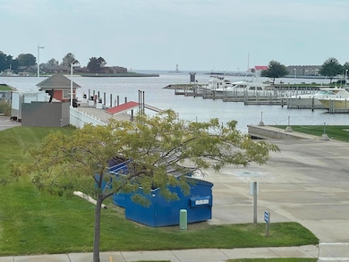 109 W Melendy St, Ludington, MI 49431 - photo 4