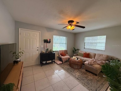 10812 Hannaway Dr unit B, Riverview, FL 33578 - photo 5