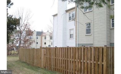 1034 Salisbury Ct, Sterling, VA 20164 - photo 3