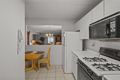 650 E Greenwich Ave unit 5211, West Warwick, RI 02893 - photo 4