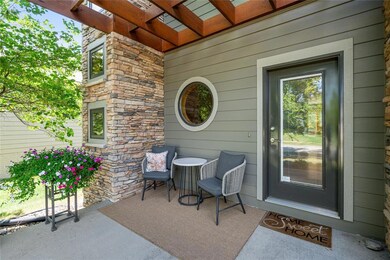 9524 Wickham Dr, Johnston, IA 50131 - photo 2