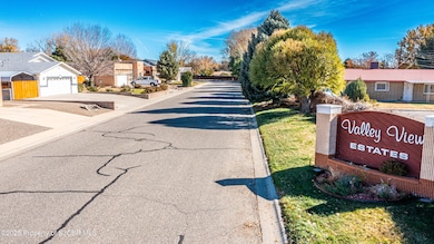 1033 Valley View Dr, Bloomfield, NM 87413 - photo 2