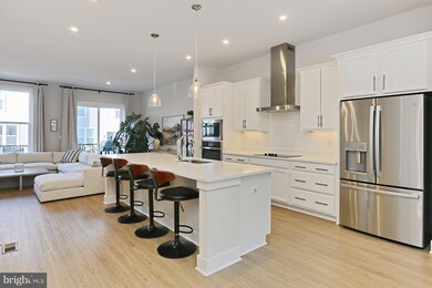 2395 Liberty Loop, Herndon, VA 20171 - photo 2