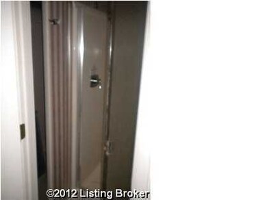 7018 Applegate Ln, Louisville, KY 40228 - photo 6