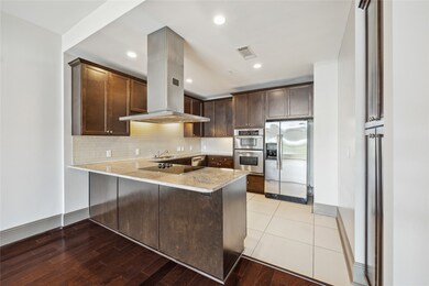 9870 Gaylord Dr unit 518, Houston, TX 77024 - photo 2