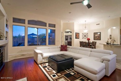 006 living room LV776