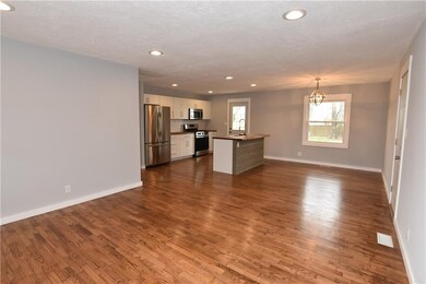 373 Collier St, Columbus, IN 47201 - photo 3