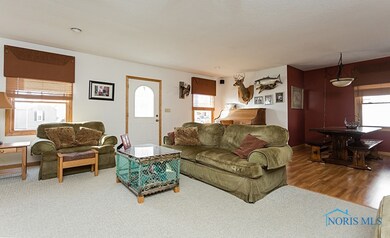 812 W College Ave, Woodville, OH 43469 - photo 5