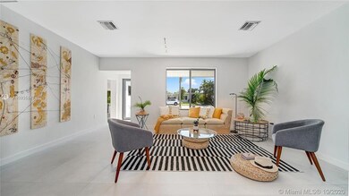 Living Room. Entrance separated
