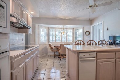 10125 Woodway Dr, El Paso, TX 79925 - photo 7