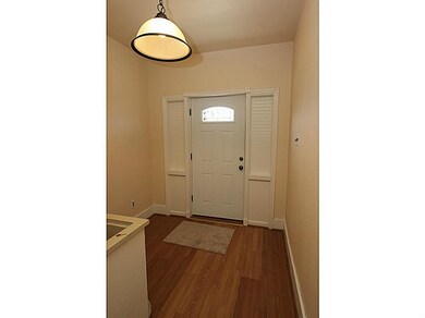 Entry/Foyer.