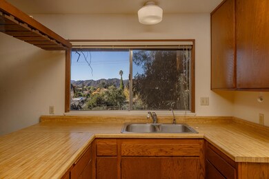S8C_11220 Ventura Ave_23