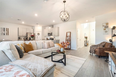 33893 Floating Heart Ct, Wesley Chapel, FL 33545 - photo 7