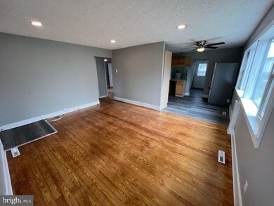 19 Helicopter Dr, Middle River, MD 21220 - photo 3