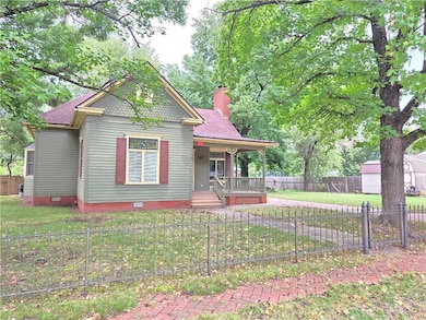 1002 E Main St, Cherryvale, KS 67335 - photo 4