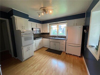 3011 Bement St, Erie, PA 16506 - photo 3