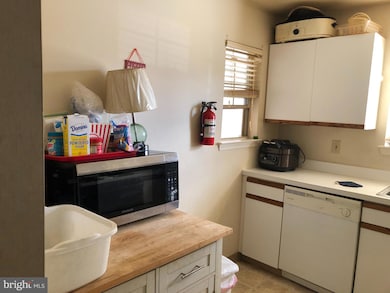 409 Steeplechase Ct unit M409, Woodbury, NJ 08096 - photo 4