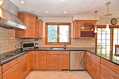 19 Crystal Dr, Stoneham, MA 02180 - photo 6