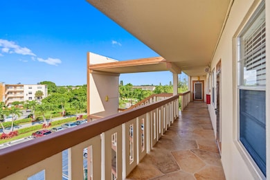 Century Village At Boca Raton unit 4054, Boca Raton, FL 33434 - photo 3