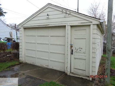 1028 E Hazel St, Lansing, MI 48912 - photo 3