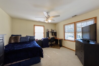 2404 Robin Ln, Rolling Meadows, IL 60008 - photo 7