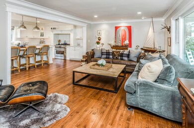 004-photo-living-room-7814623