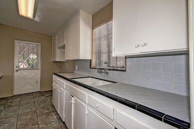 6002 W Stella Ln, Glendale, AZ 85301 - photo 6