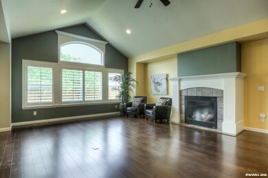 Features plantation shutters